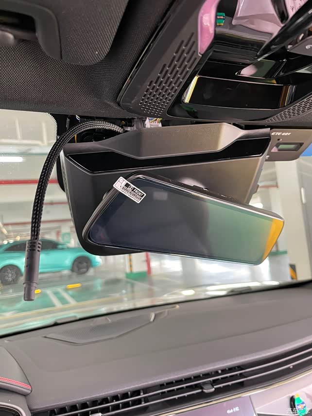 2020款领克05劲halo加装流媒体后视镜鲨鱼鳍摄像头