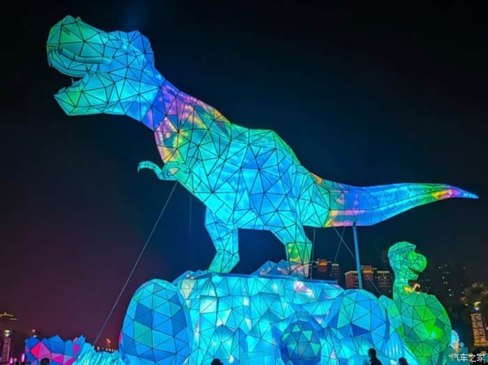 全民用车记中华恐龙园的大型灯会