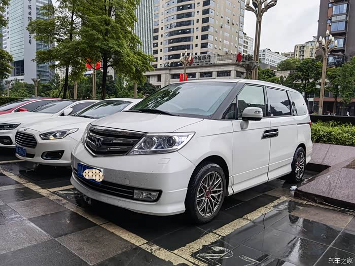 【图】15款老艾力绅尊贵,小改补齐部分短板_艾力绅论坛_汽车之家论坛