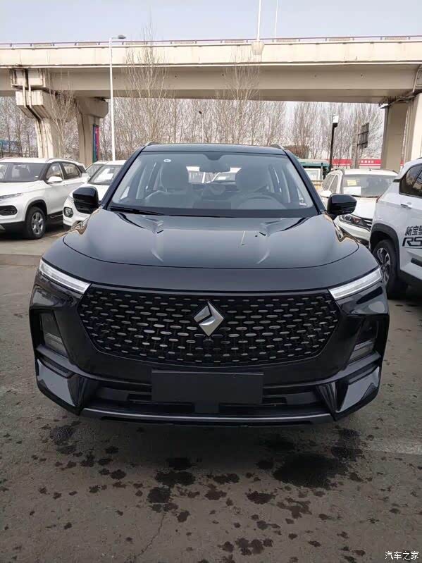 宝骏rs5黑色的有没有清楚全面点的照片?