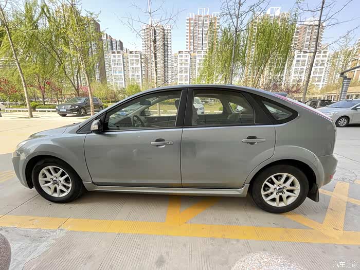 2010年的福克斯两厢自动挡没想到竟然这么好开