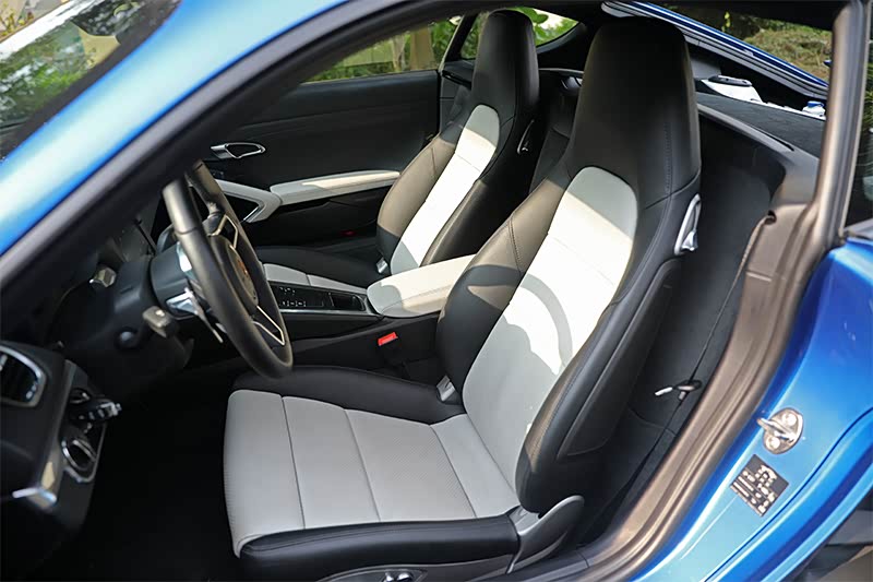 保时捷718座椅舒服方向盘手感好