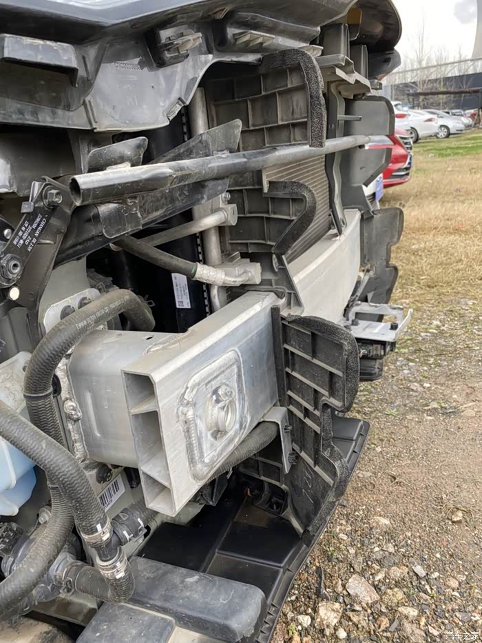 这防撞梁,真是良心!白花花的