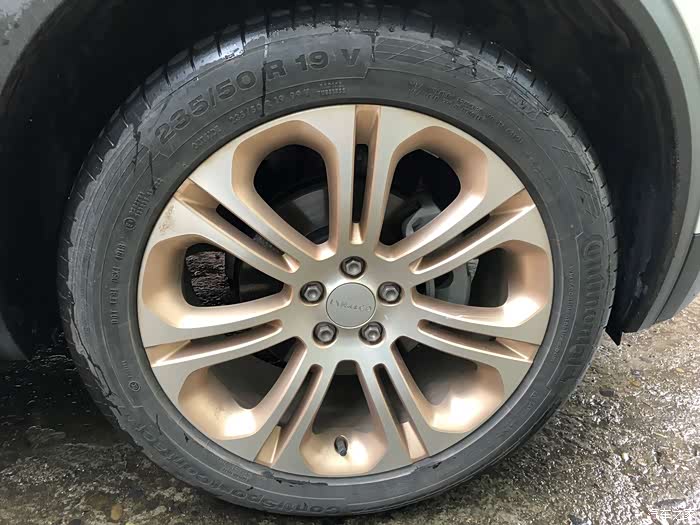 论领克01马牌轮胎的稳健与扎实