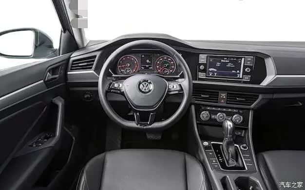 最新速腾中控台偏向司机一方,开车看应该方便些,但开现款习惯了,觉得