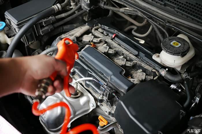 自己动手:  火花塞检查!