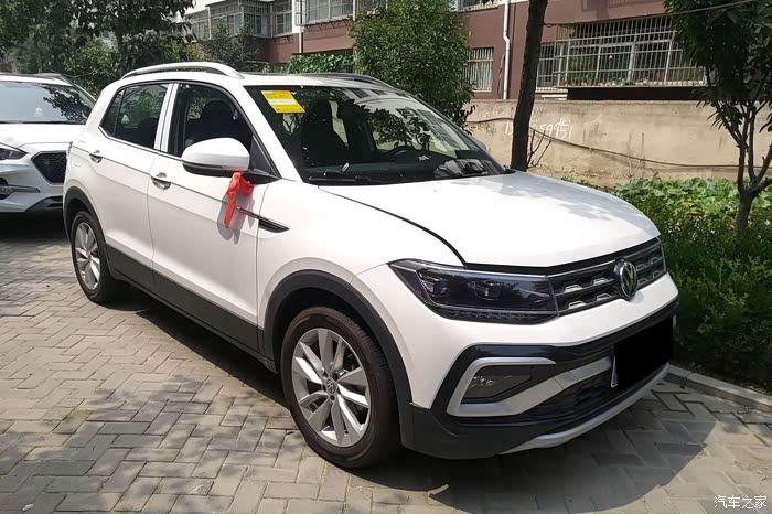 喜提白色t-cross途铠,开启有滋有味的小资生活