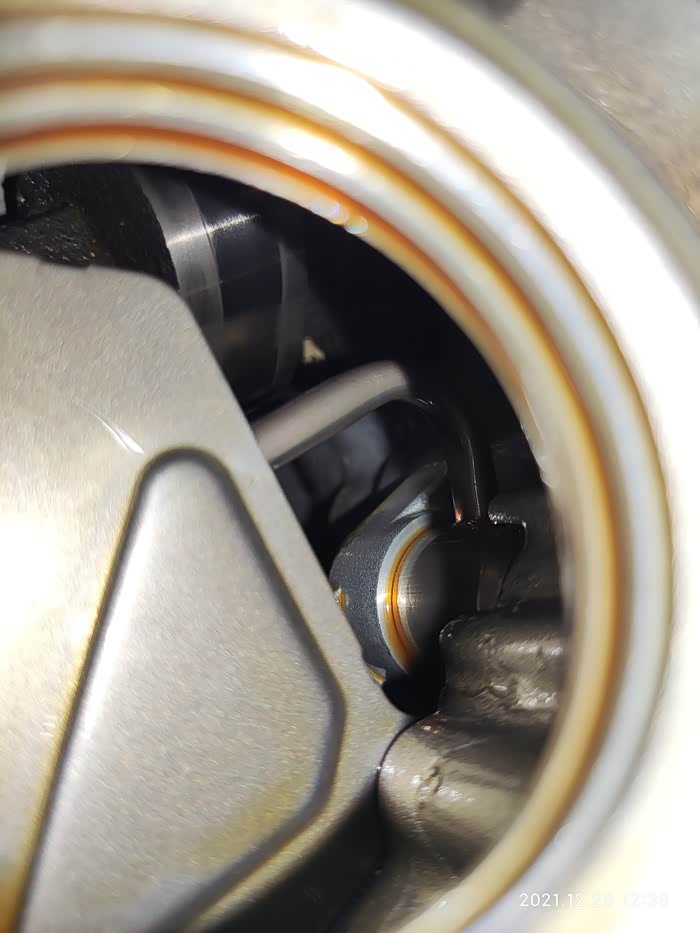 晒一下机油口丰田卡罗拉十一万公里了