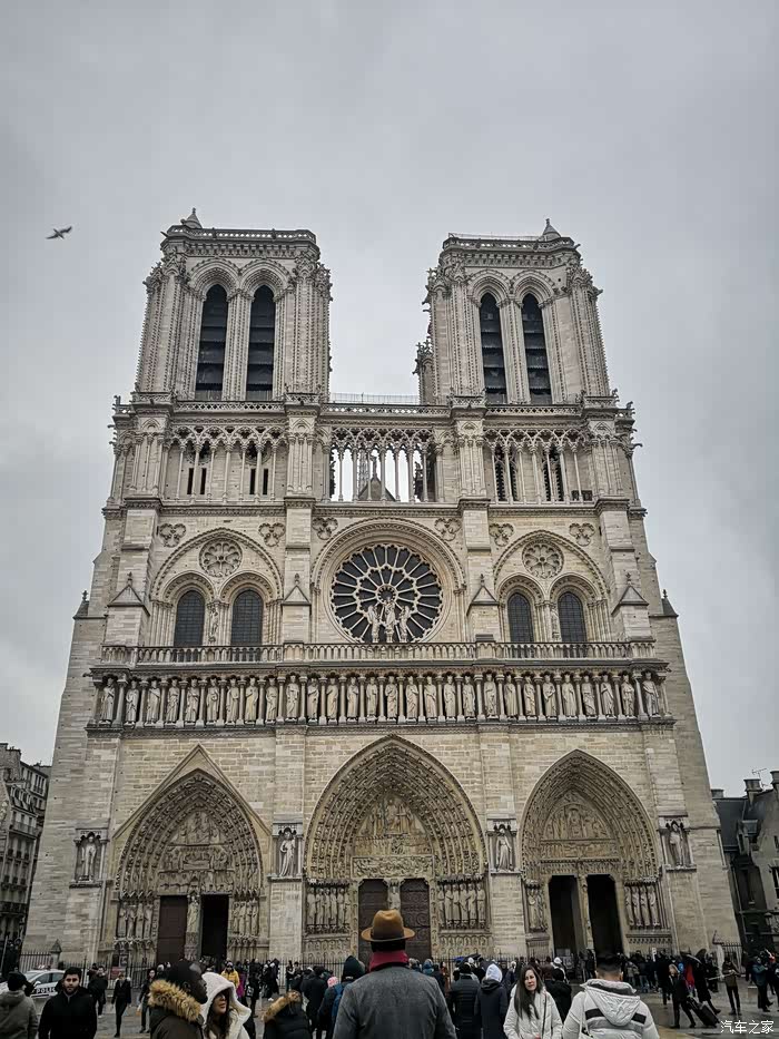 追寻钟楼怪人卡西莫多感受雨果笔下的巴黎圣母院