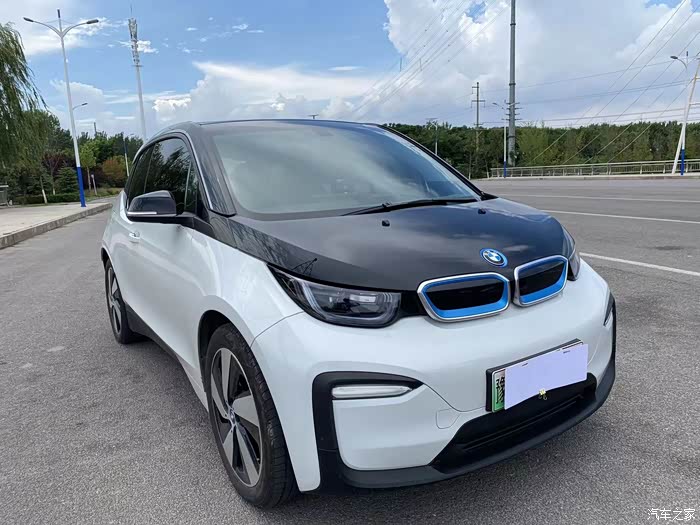 出19年宝马i3续航340快充版