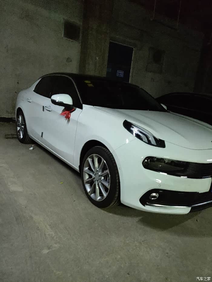 最美领克03概念车型pro白奉上小改型p白