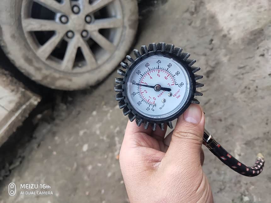 这轮胎气压正常,为什么看起来这么低