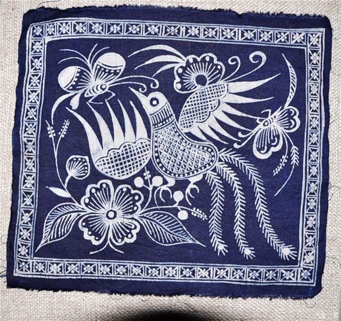 机器印染所永远代替不了,绝不重复的蜡染作品.