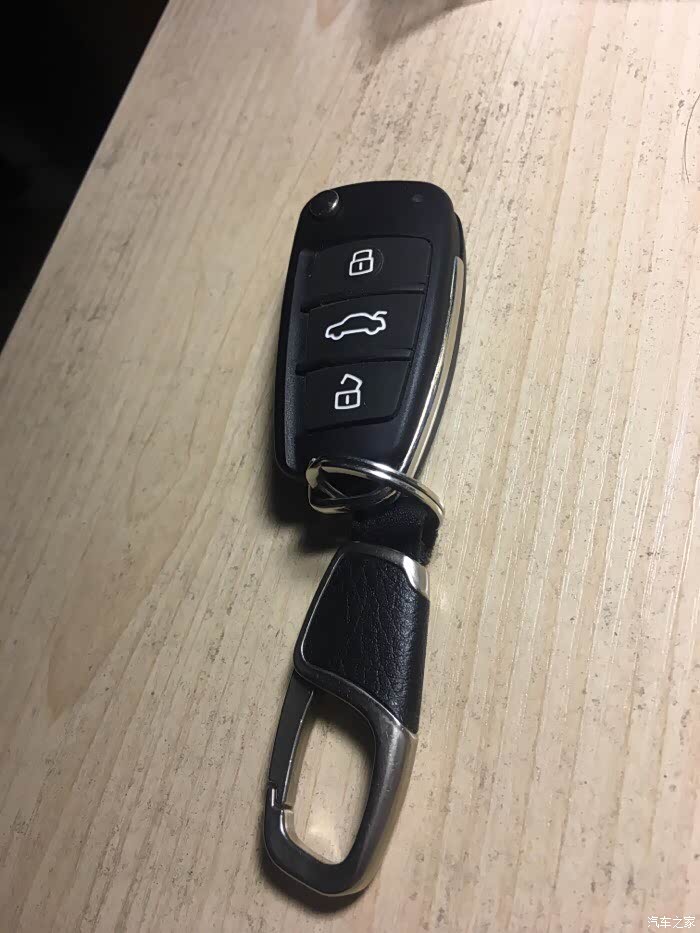 老宅男,又购奇瑞瑞虎3x作业!老人新车报道