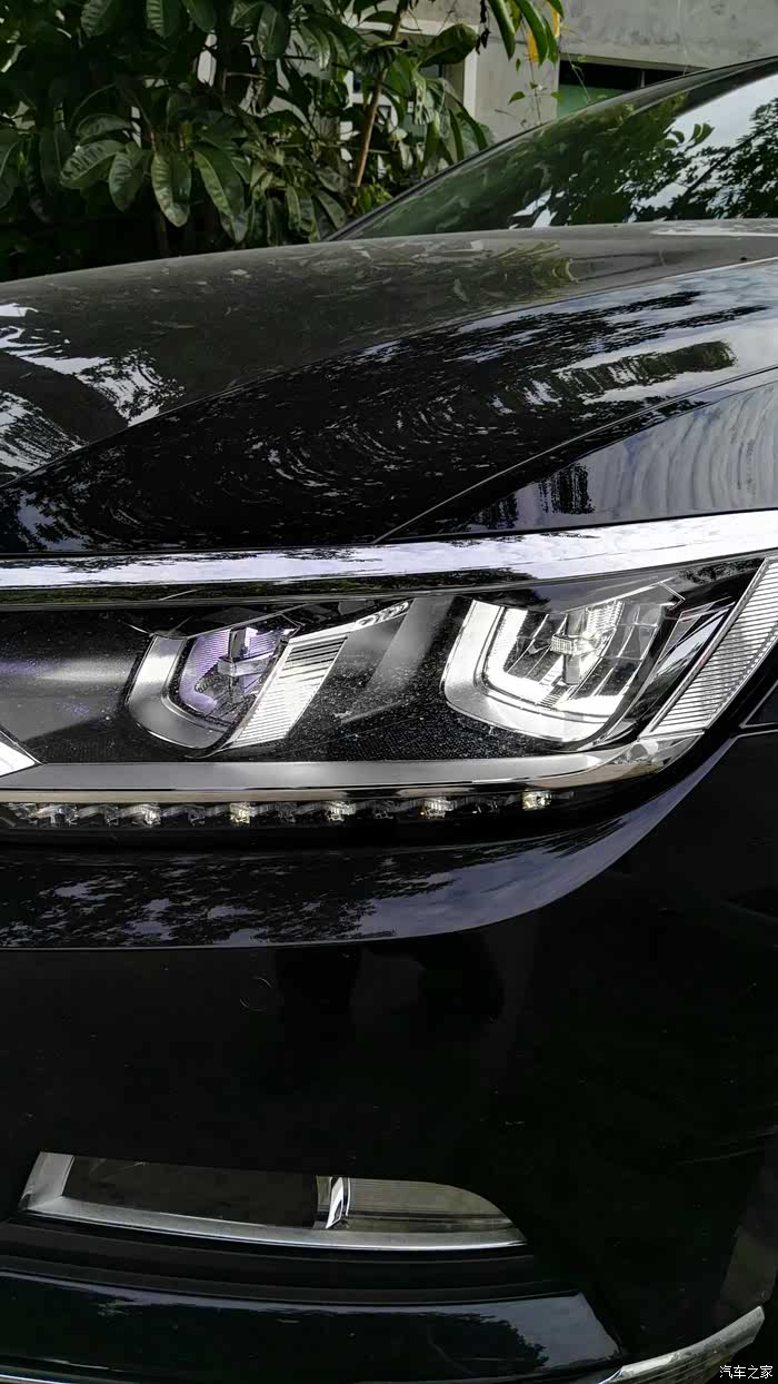 迈腾330豪华大灯