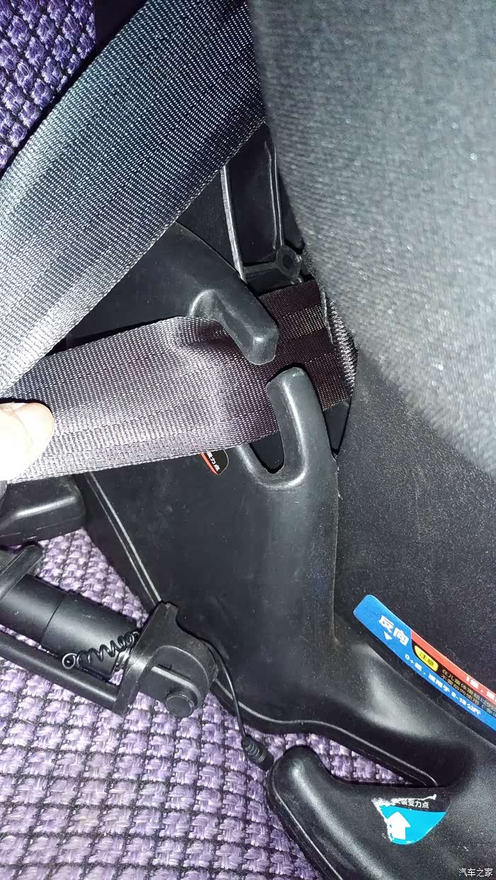 【家家众测 薅到手软】儿童安全座椅安全带固定方法