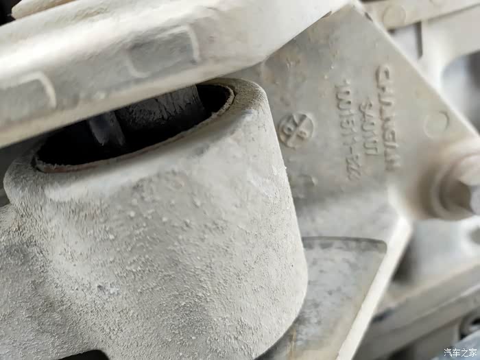 机脚垫坏了裂口奇大