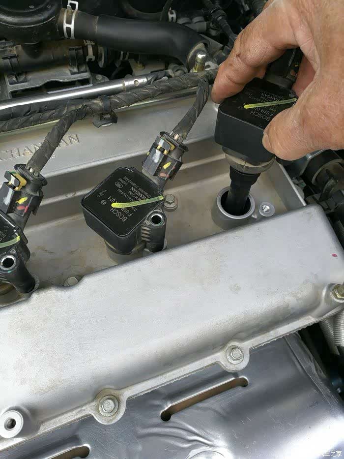 定期检查清洁火花塞延长火花塞的使用寿命也是日常保养的一部分