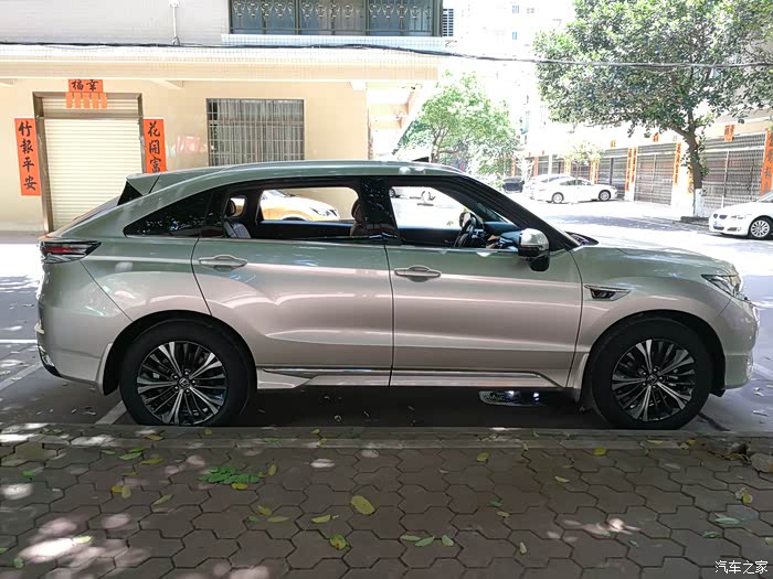 喜提本田2020新款urv20t两驱尊雅版