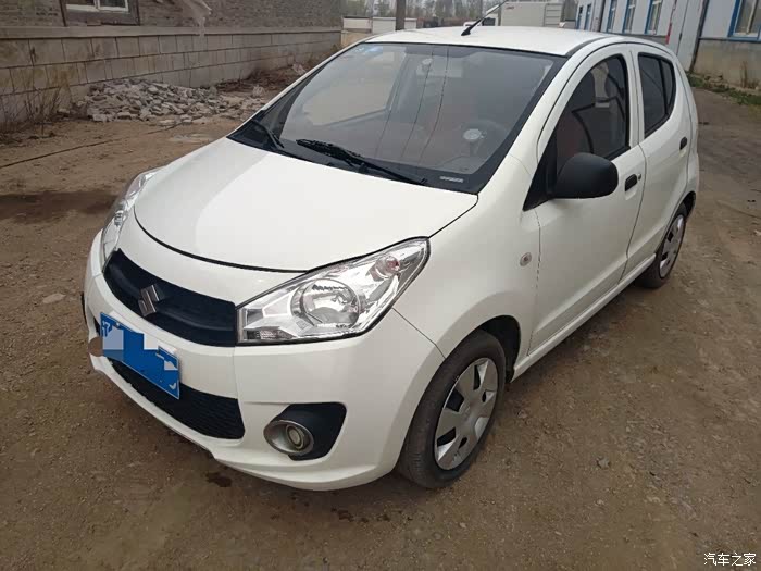 出15年8月白色奥拓手动舒适27公里