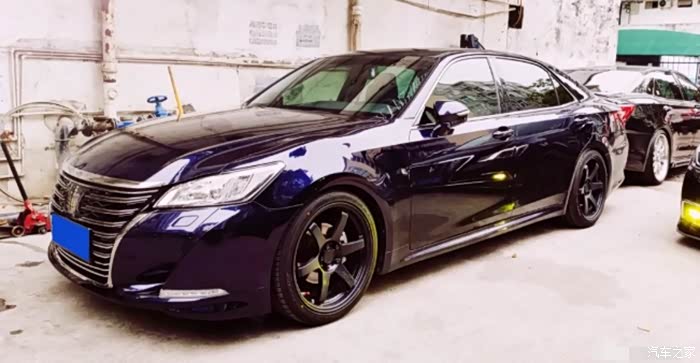 简约又不失内涵的日规14代目丰田皇冠改装完成儿时的梦