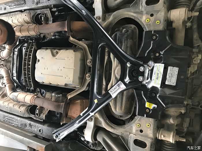 皇冠底盘松散愣着干嘛底盘加强件安排上啊