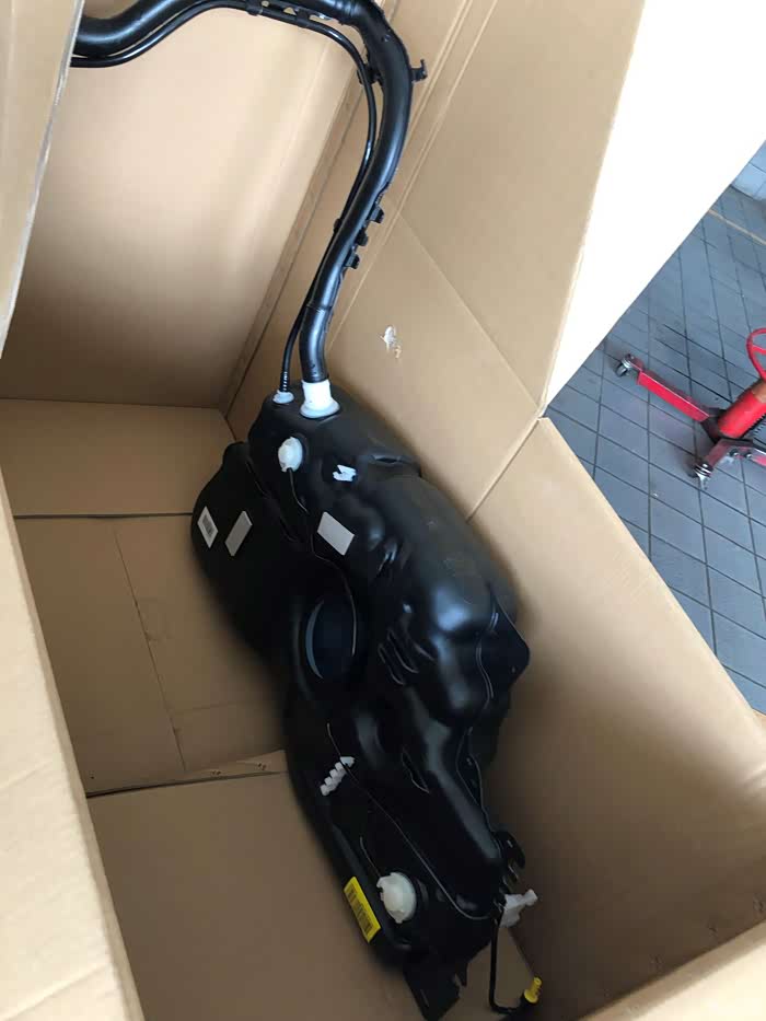 8自豪p0172油箱缺陷召回更换全过程.