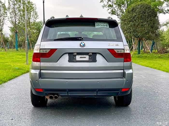 第一代宝马x3宝马e83十多年过去了风采依旧