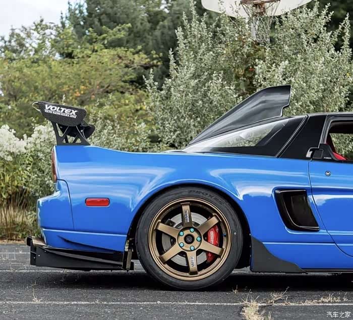 本田王nsx改装顶部进气有那么一丝f1的感觉