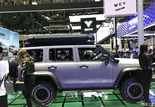全新的长城汽车坦克300硬派越野车