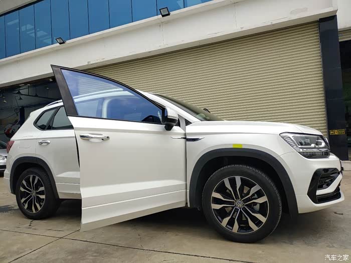 深圳大众途岳改装丹拿音响电动尾门折叠后视盲区监测倒车影像