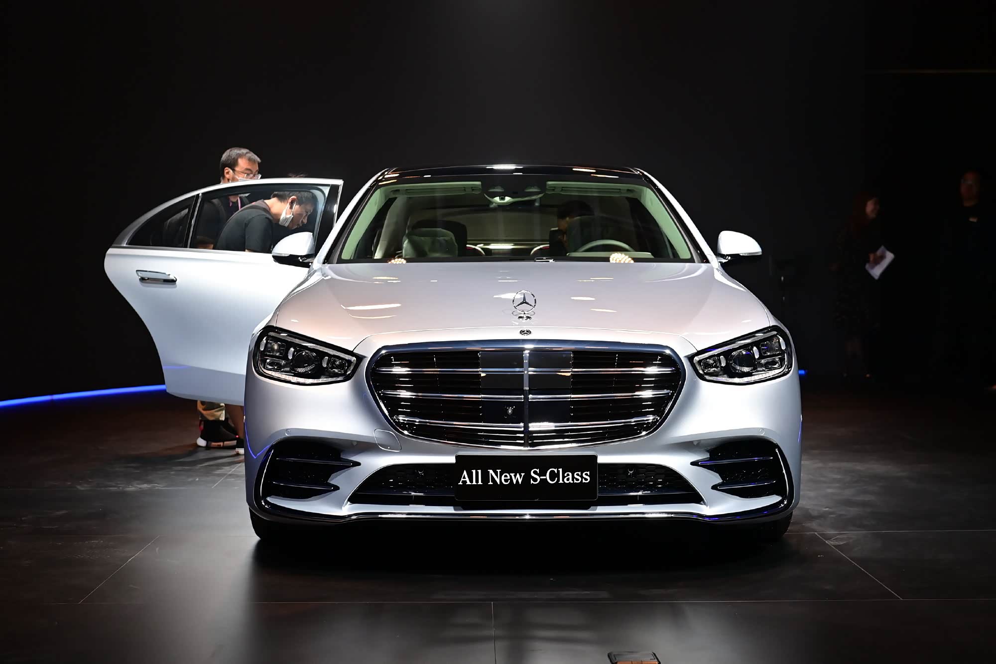 全新一代w223奔驰s级配置提升外观内饰改变