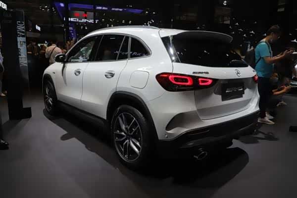 实用性能两不误,奔驰gla35 4matic亮相