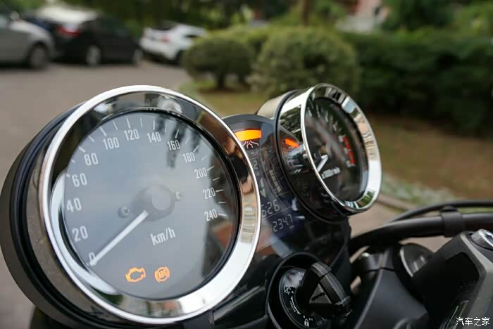 感受川崎z900rs的细节之美