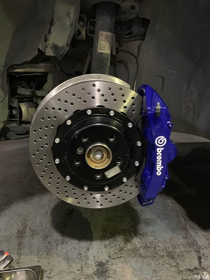 布雷博gt6活塞卡钳上身