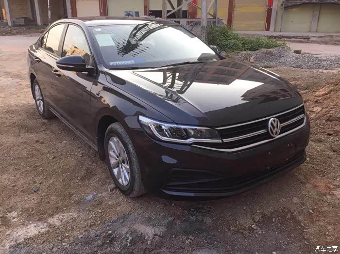 新宝来黑色海贝金选哪个呢大家给发发实车的照片呗