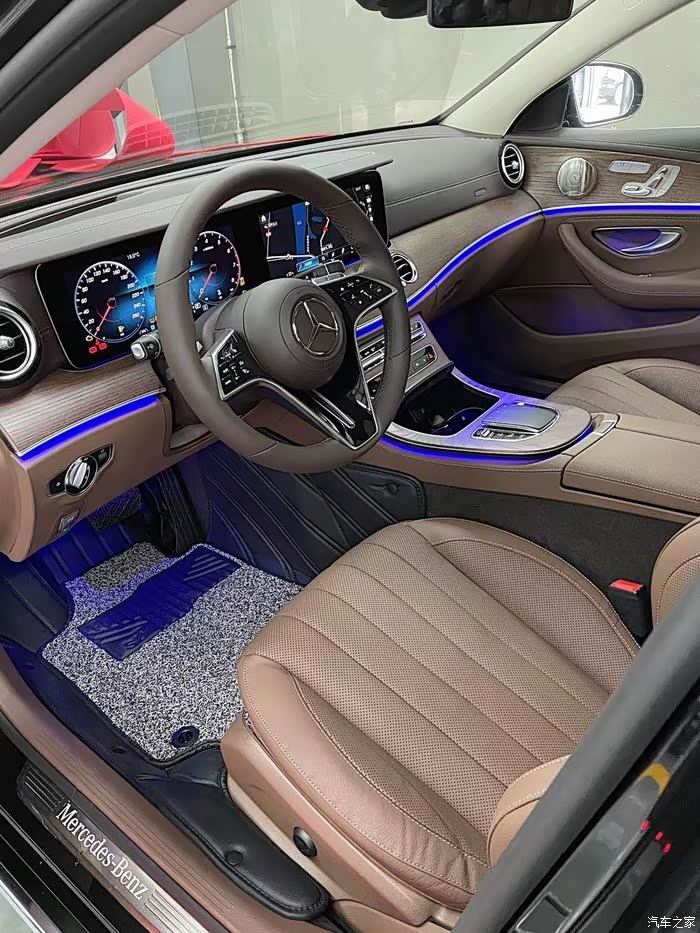 奔驰e300豪华