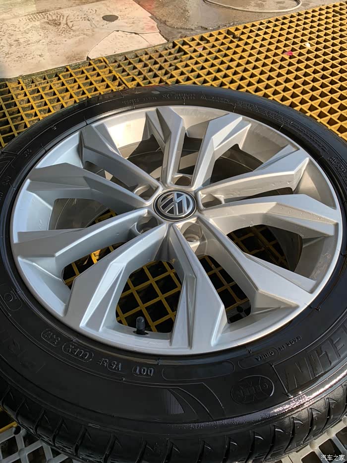 迈腾17寸花瓣轮毂出售