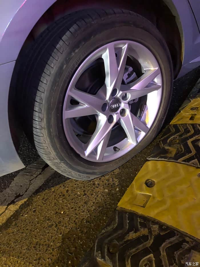 【图】记撞到马路中间的石头爆胎_奥迪a4l论坛_汽车之家论坛