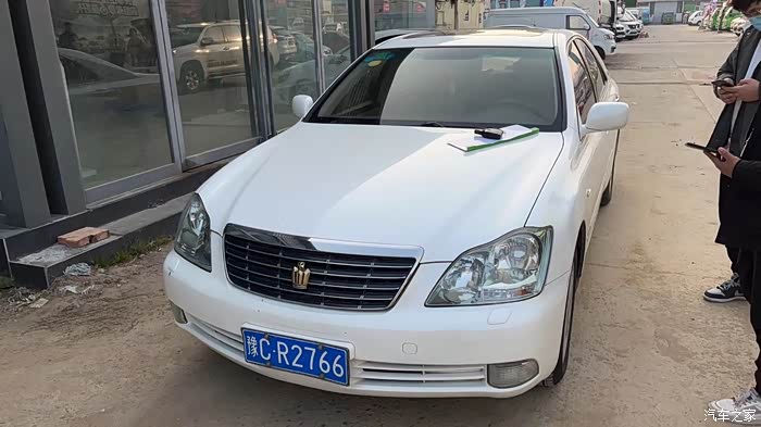 个人出一台08年皇冠白色一手车