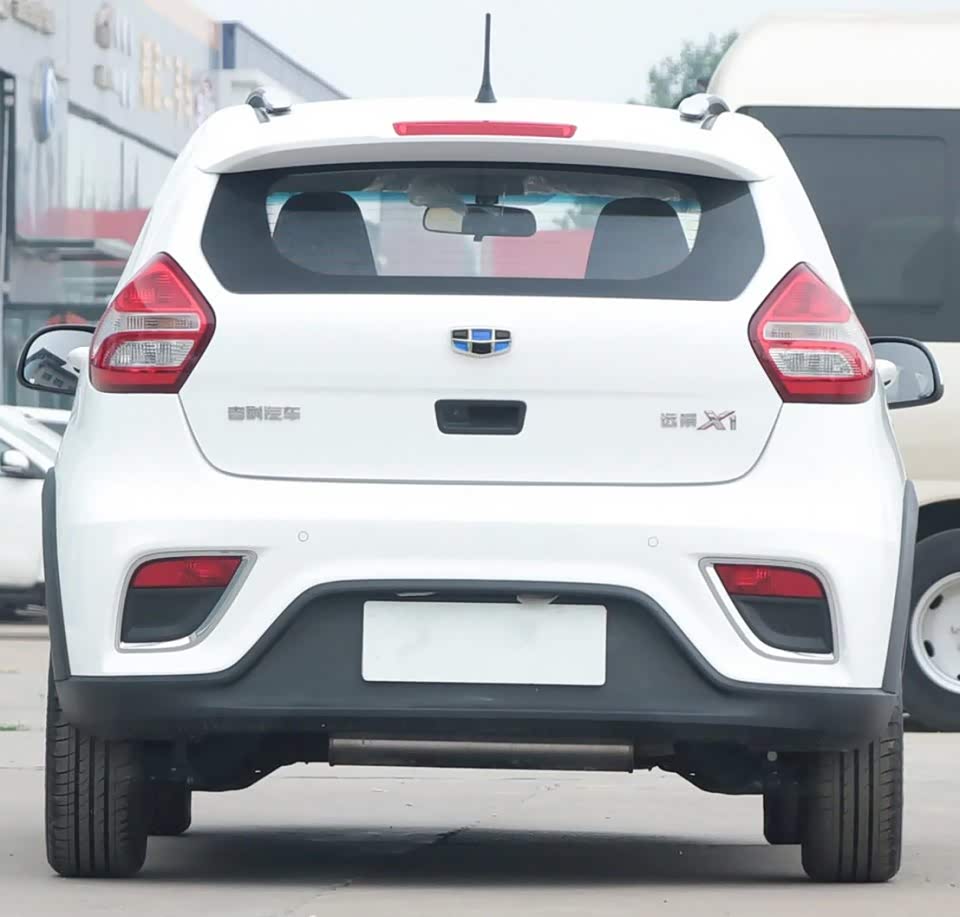 吉利远景x1的售价比较便宜但是它的整体设计却丝毫不廉价