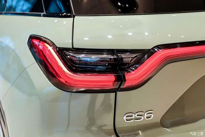 遇见蔚来的网红晨雾绿es6