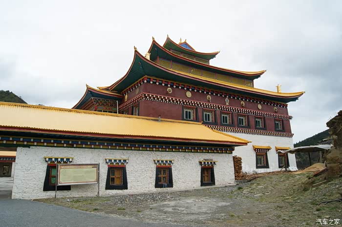 长海子行10木里藏族自治县康坞大寺景区二