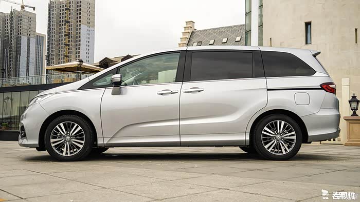 17款冰河银奥德赛