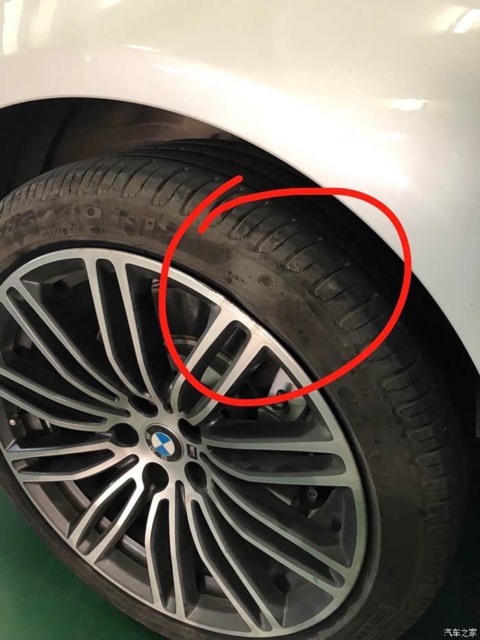 新买的5系宝马领先运动m轮胎鼓包更换历程