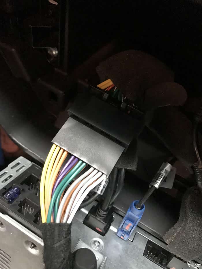 给爱车"小三"加装mbq备胎低音炮.