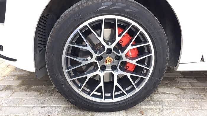 macanturbo原车19寸轮毂改装原厂20鸟巢感受