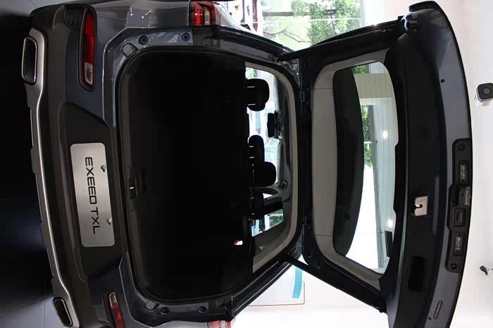 星途lx,配置超高,颜色不是很喜欢