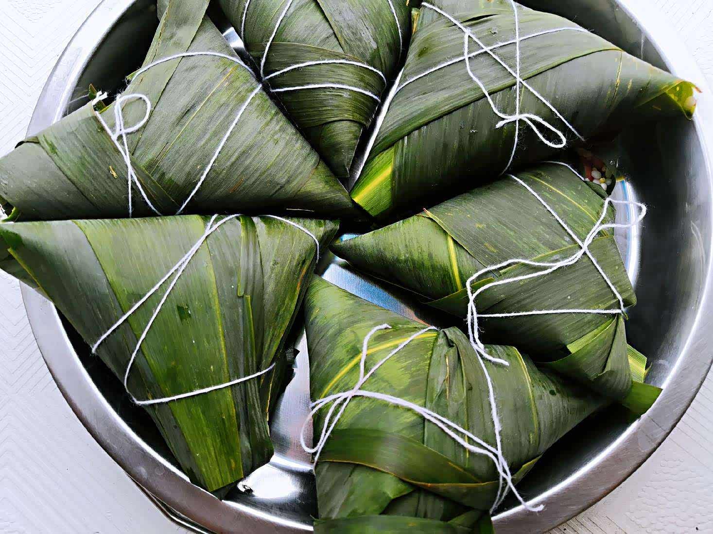 片片芦苇片片情,点点红豆寄情谊!