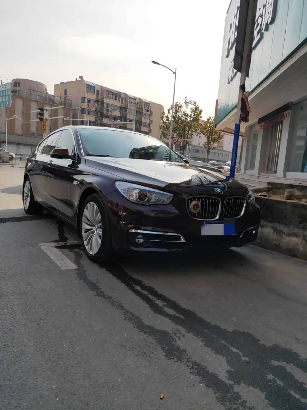 宝马528igt豪华版,两面用车感受